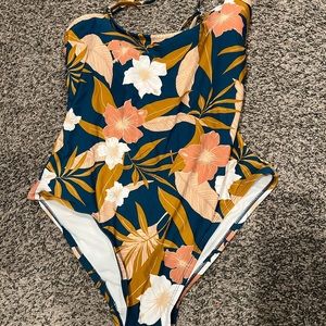 Brand new Target swimsuit one piece women’s large floral blue